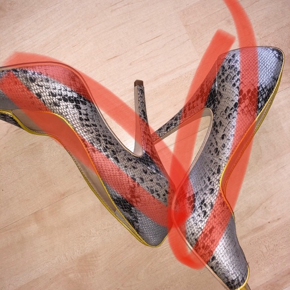 5|48 Snake embossed heel peep toe heel. - Picture 5 of 9
